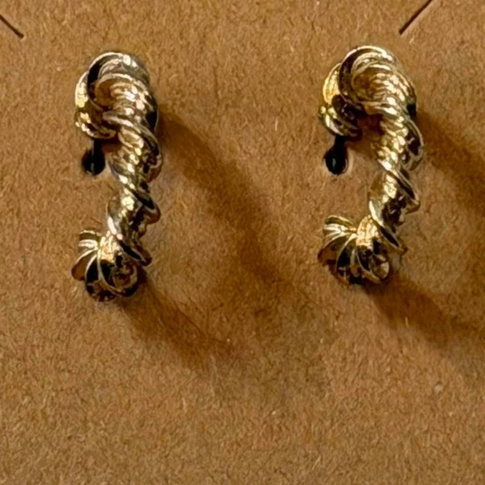 Gold Tone Twisted‎ Rope Hoop Earrings
